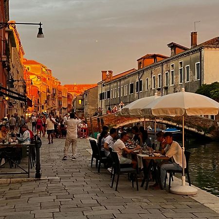 TINTORETTO 1 CON TERRAZZA SOPRA IL TETTO, 3 bagni, 3 grandi camere da letto, SUPER NUOVO Venesia Bagian luar foto
