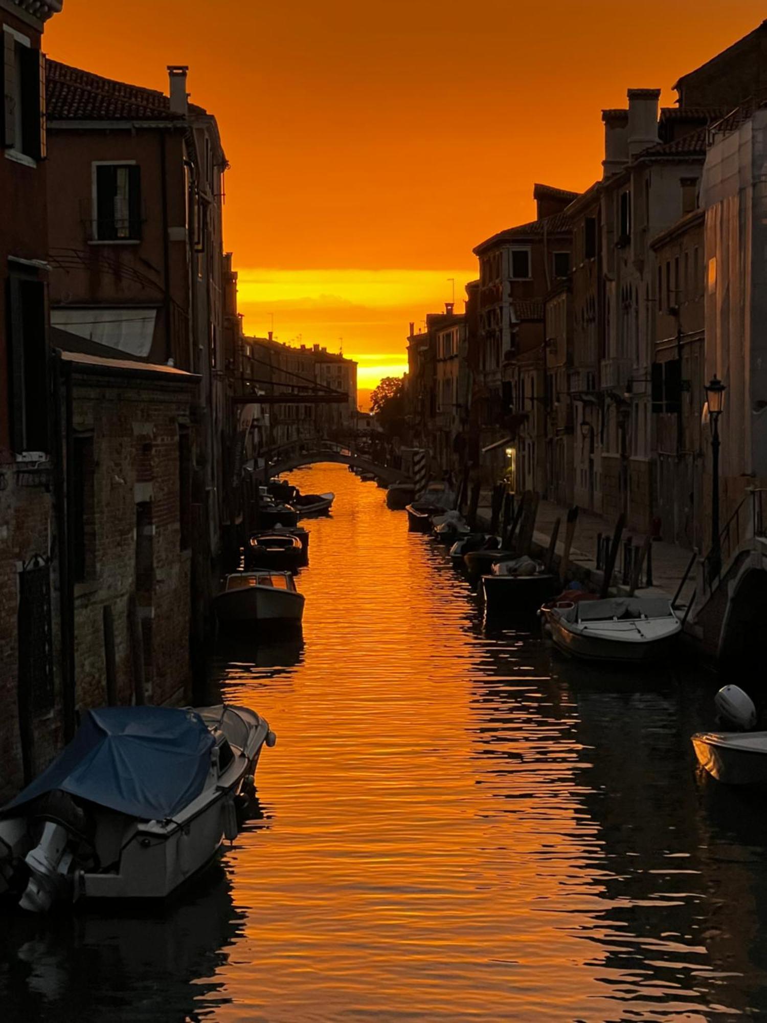 TINTORETTO 1 CON TERRAZZA SOPRA IL TETTO, 3 bagni, 3 grandi camere da letto, SUPER NUOVO Venesia Bagian luar foto