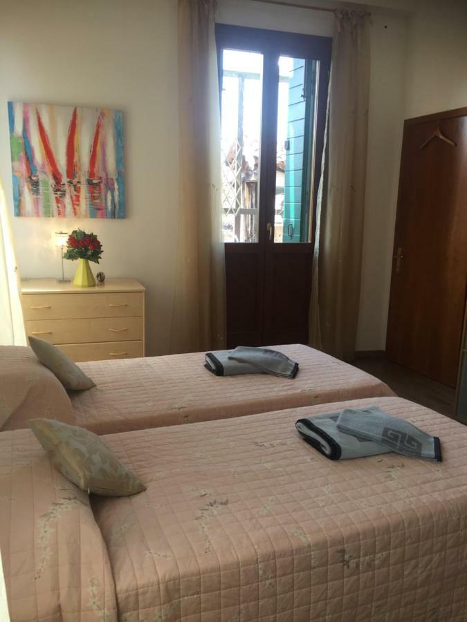TINTORETTO 1 CON TERRAZZA SOPRA IL TETTO, 3 bagni, 3 grandi camere da letto, SUPER NUOVO Venesia Bagian luar foto