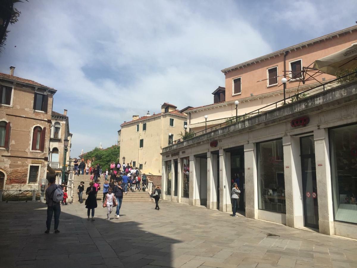 TINTORETTO 1 CON TERRAZZA SOPRA IL TETTO, 3 bagni, 3 grandi camere da letto, SUPER NUOVO Venesia Bagian luar foto