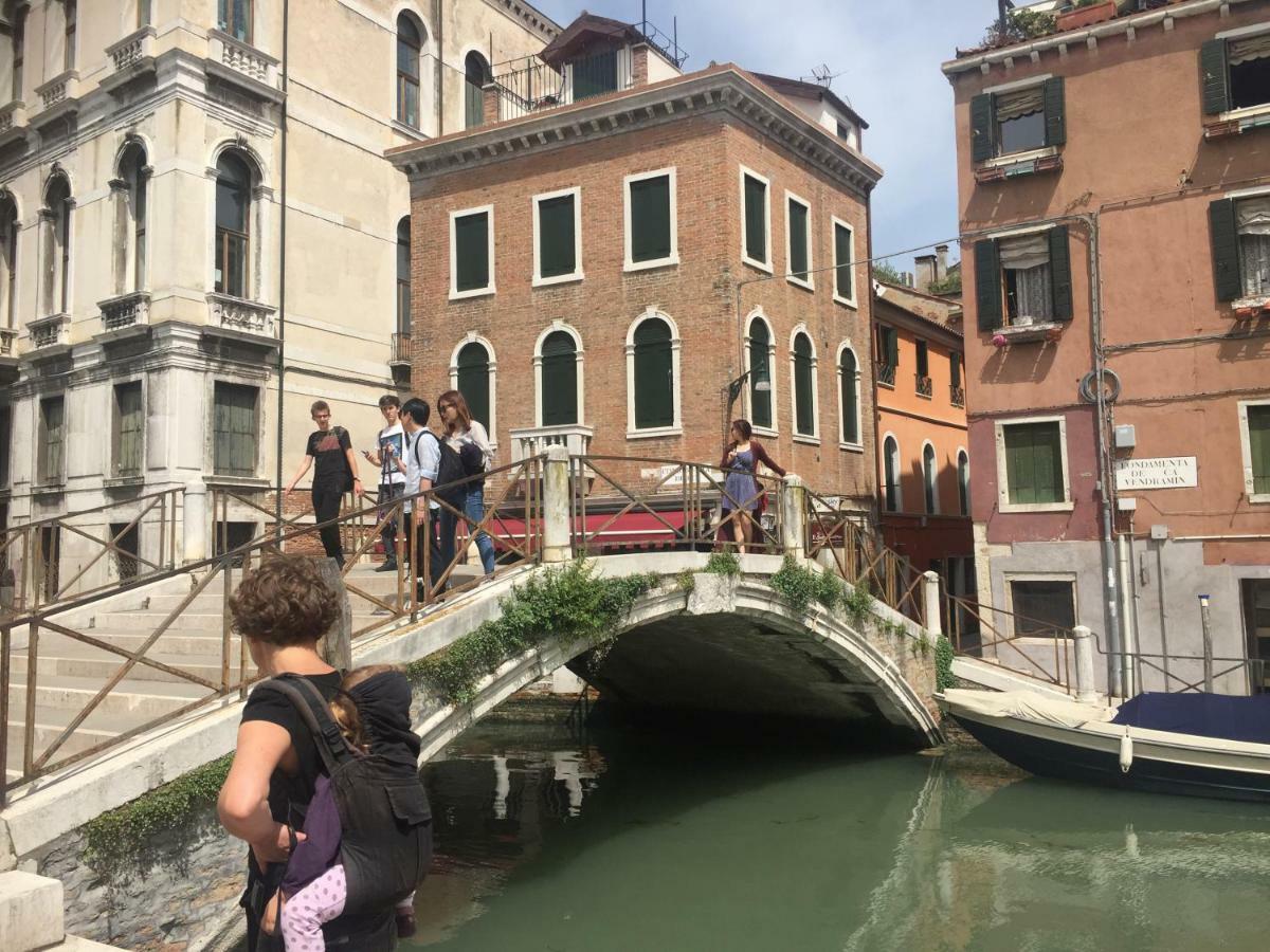 TINTORETTO 1 CON TERRAZZA SOPRA IL TETTO, 3 bagni, 3 grandi camere da letto, SUPER NUOVO Venesia Bagian luar foto