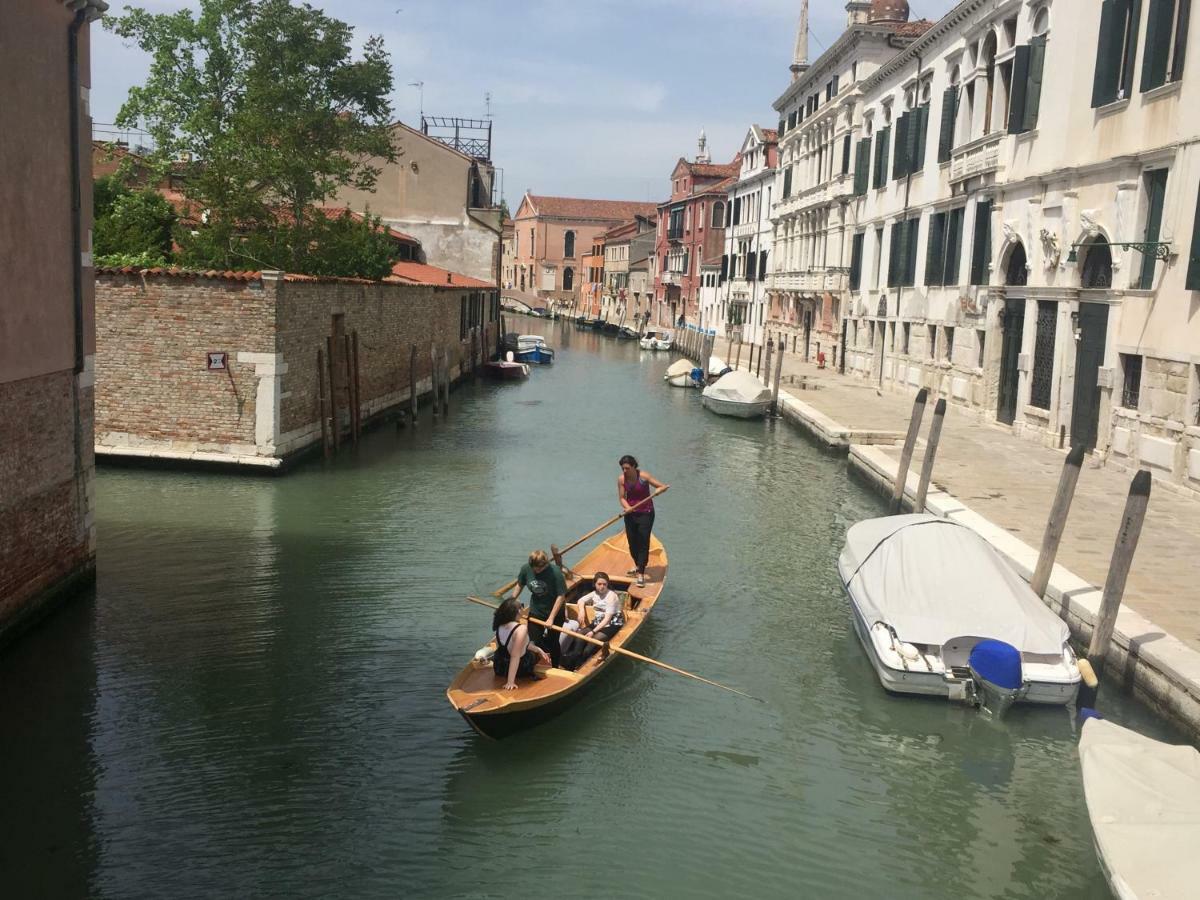 TINTORETTO 1 CON TERRAZZA SOPRA IL TETTO, 3 bagni, 3 grandi camere da letto, SUPER NUOVO Venesia Bagian luar foto